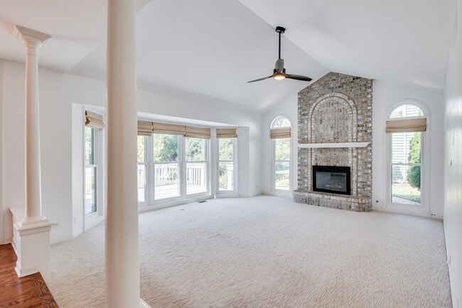Building Photo - 3631 Falkner Dr