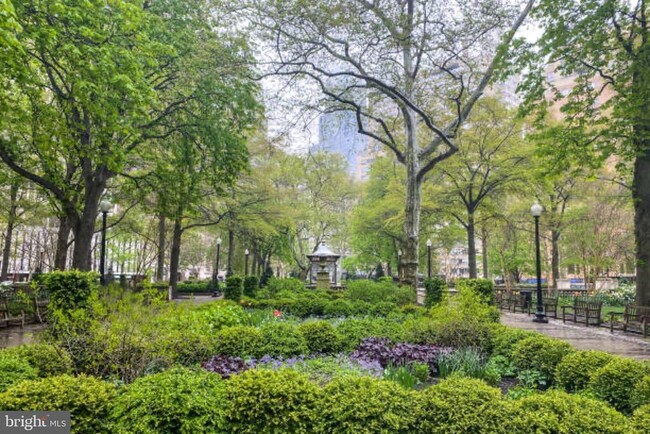 Building Photo - 222 W Rittenhouse Square