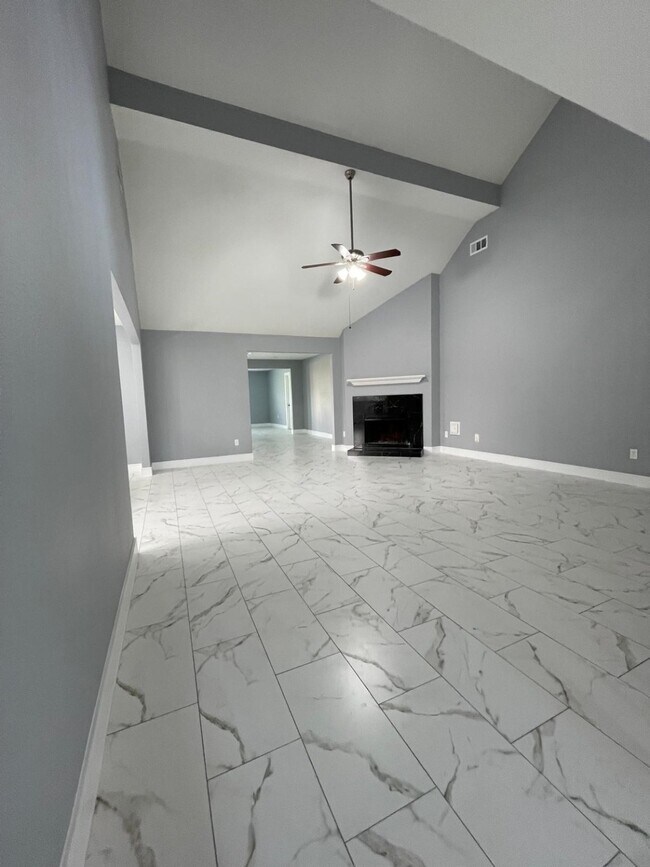 Building Photo - 711 Chaseway Dr