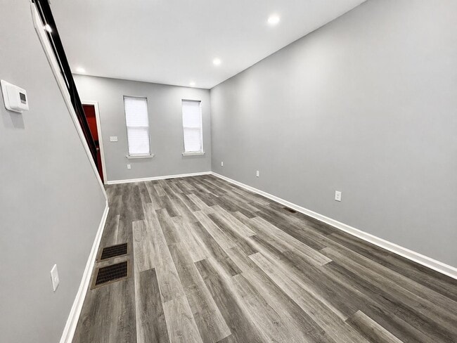 Building Photo - 1446 N Etting St