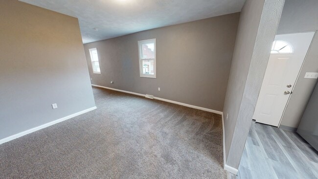 Building Photo - Renovated 2 Bed /1 Bath Single Family Home...