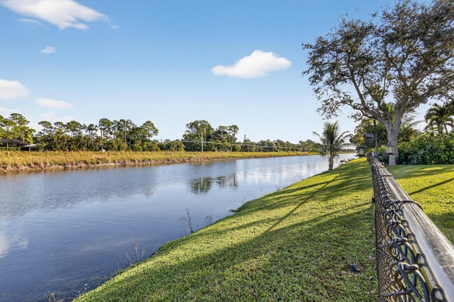 Building Photo - 151 Monterey Way