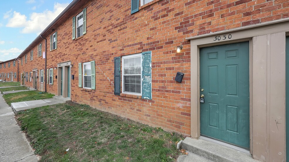 Building Photo - 3042 Sandridge Ave