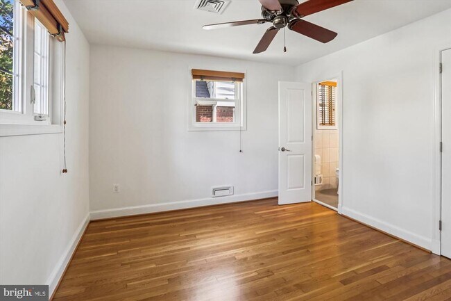 Building Photo - 4406 Rosedale Ave