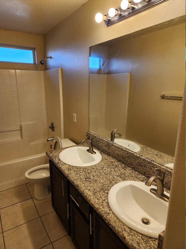 Building Photo - 5236 Scarlet Iris Ct