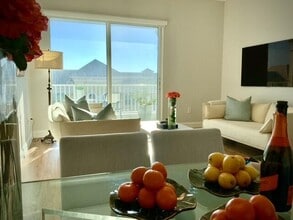 Building Photo - 804 E Windward Way