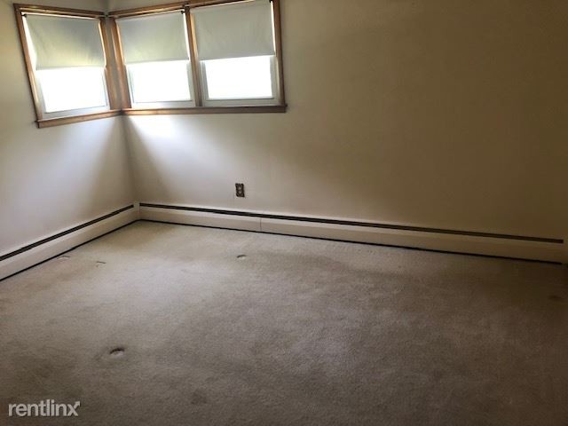 Building Photo - 3 br, 1 bath House - 44 Topsfield cir