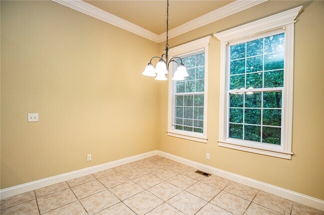 Building Photo - 605 Tunbridge Dr