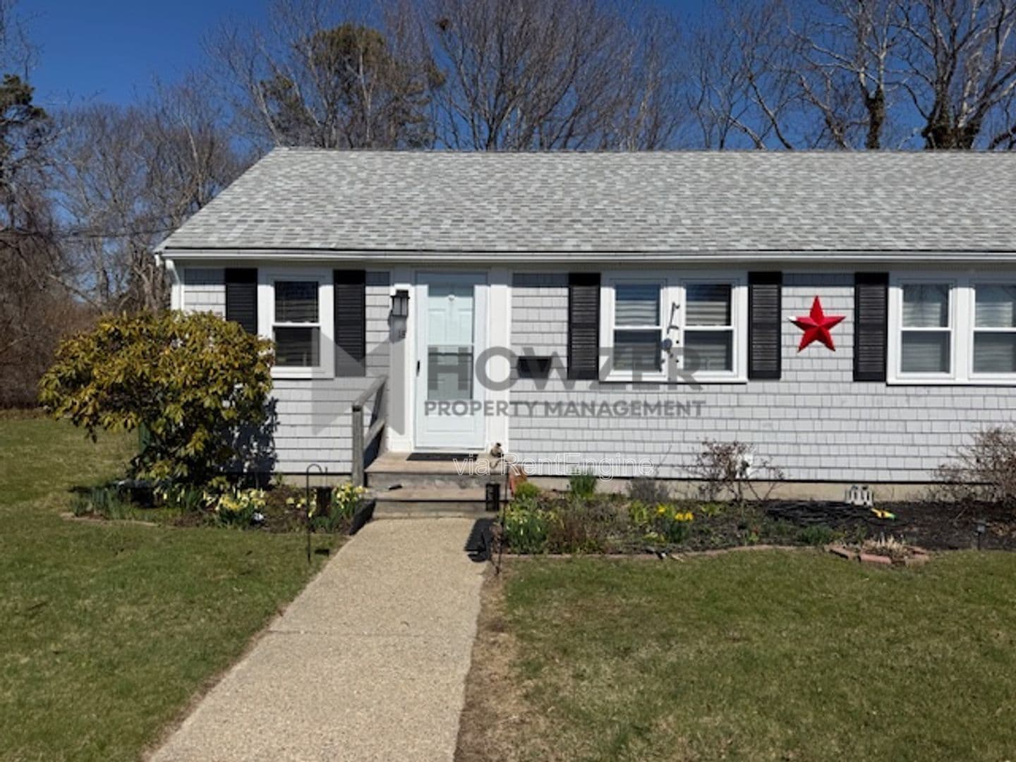 Building Photo - 18 Crescent Dr