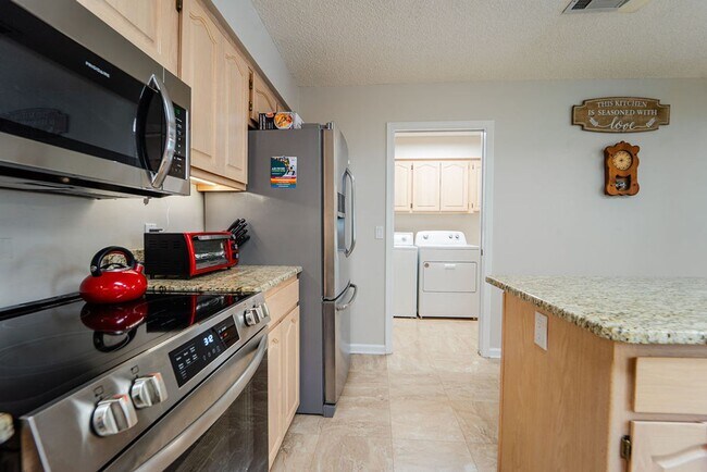 Building Photo - 3 Bed, 2 bath, in Hot Springs Village