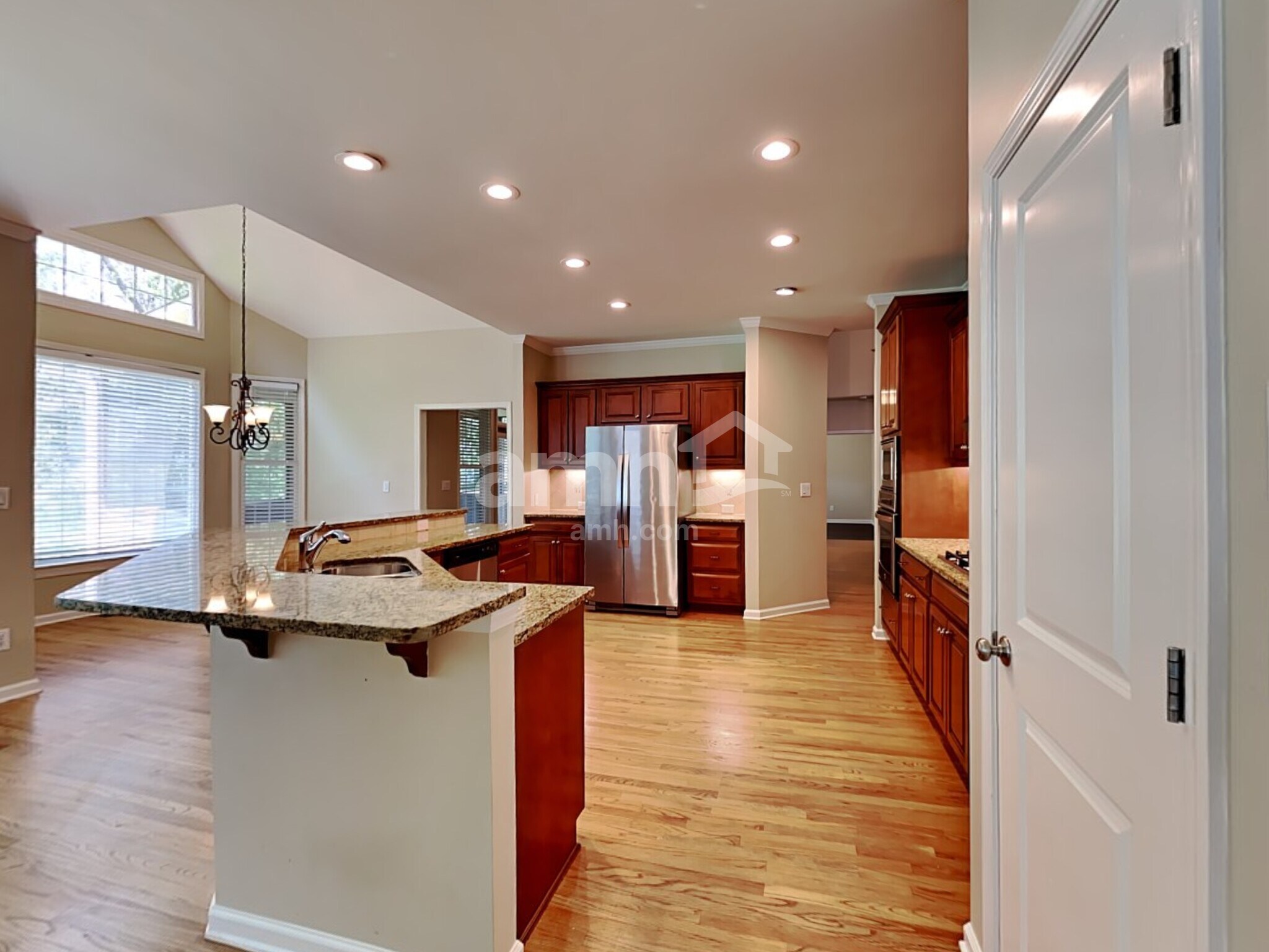 Building Photo - 302 Green St