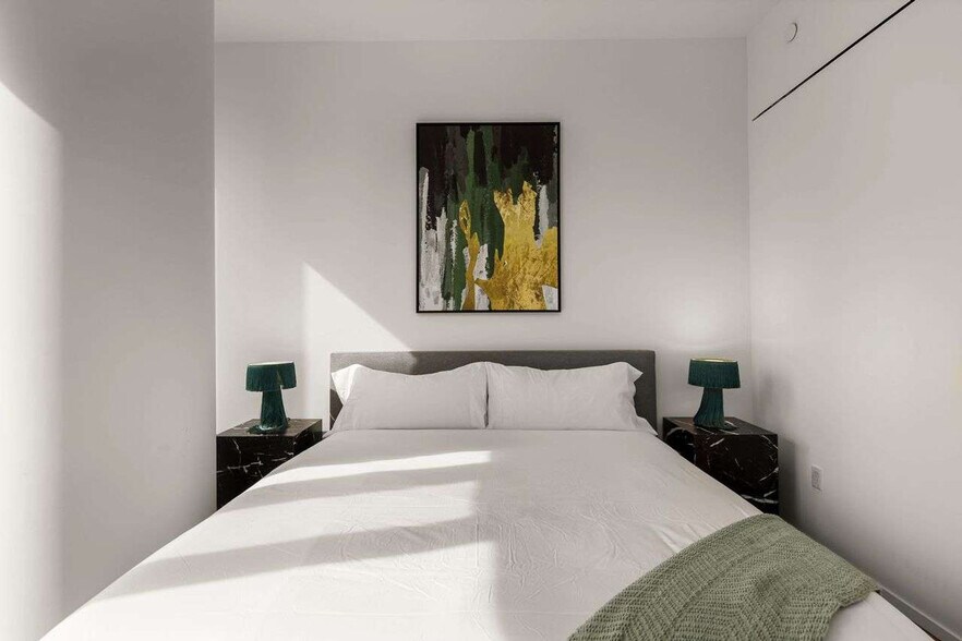 Building Photo - 685 1st Ave