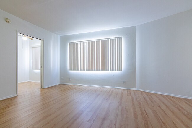 Building Photo - 667-669-669 Levering Ave