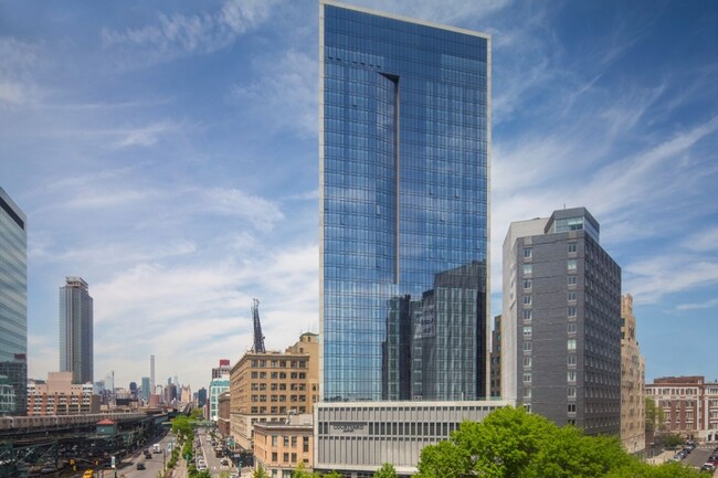 Building Photo - 29-11 Queens Plaza N