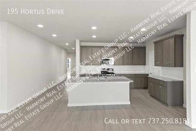 Building Photo - 195 Hortus Dr