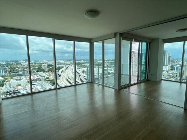 Building Photo - 1040 Biscayne Blvd
