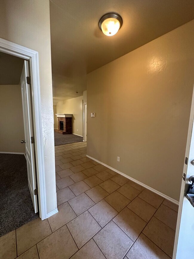 Building Photo - 4516 SE 79th St