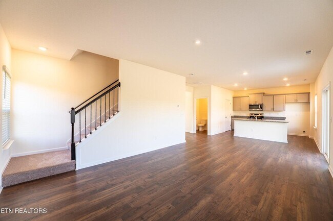 Building Photo - 322 Heritage Crossing Dr