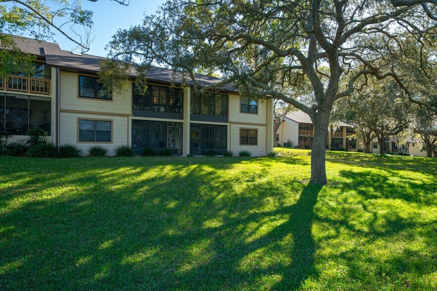 Building Photo - 385 E Hartford St