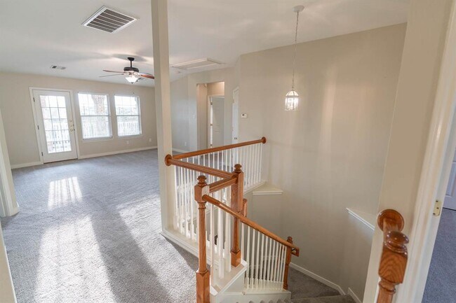 Building Photo - 10920 Quarry Oaks Trail