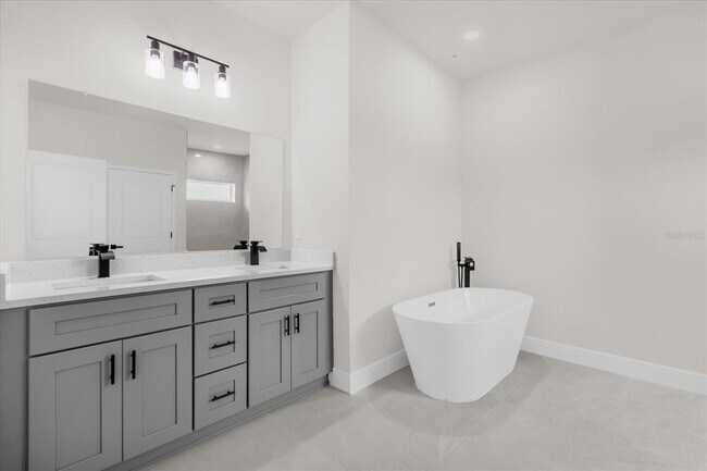 Building Photo - 452 Marion Oaks Dr