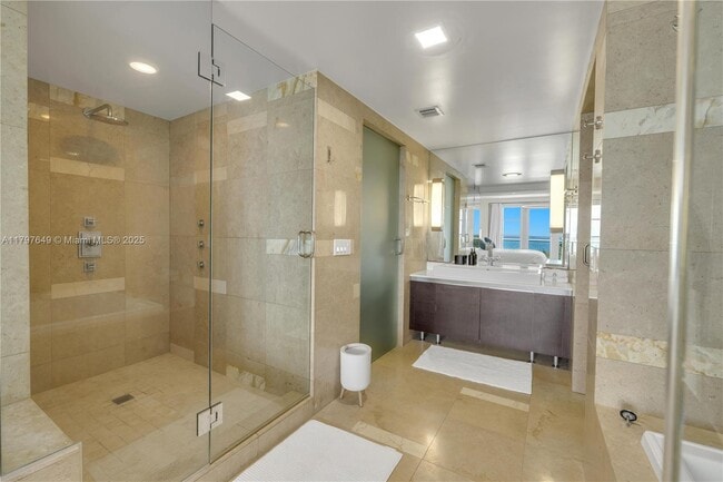 Building Photo - 3739 Collins Ave