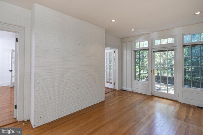 Building Photo - 254 Jefferson Rd