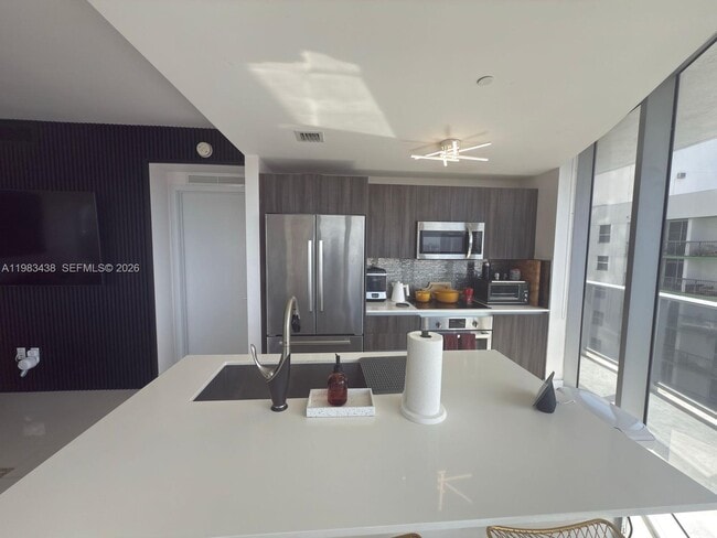 Building Photo - 488 NE 18th St