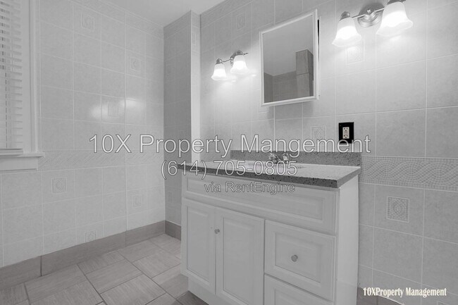 Building Photo - 563 S Burgess Ave