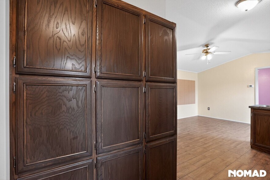 Building Photo - 4206 Pine Ln