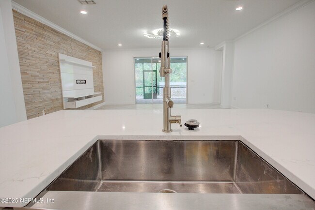 Building Photo - 174 Antilles Rd