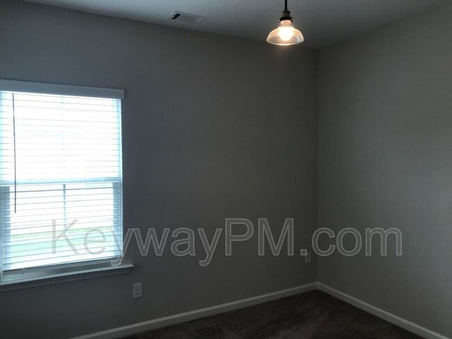 Building Photo - 221 Ducal St
