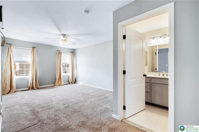 Building Photo - 5985 Saratoga Ln