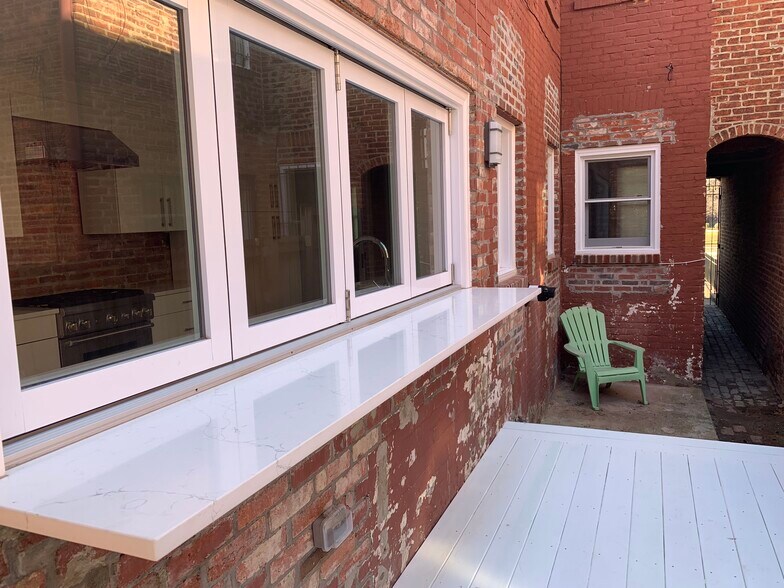 Building Photo - 1745 11th St NW