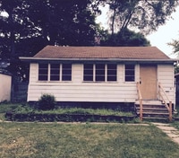 Building Photo - Cozy 2-Bedroom Home with Basement & Off-St...