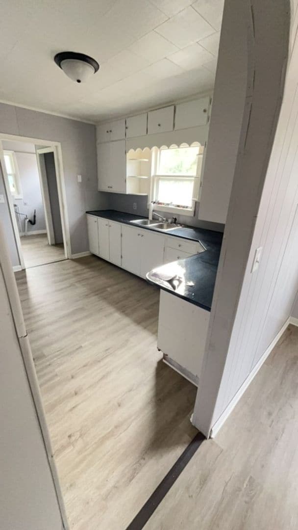 Building Photo - Single Family Home Available!