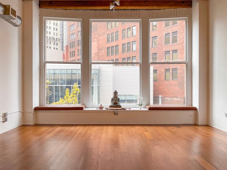 Building Photo - 945 Liberty Ave