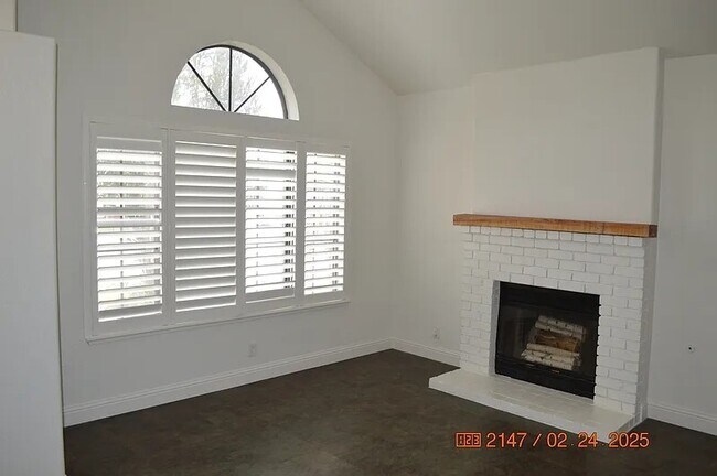 Building Photo - 625 Berlin Way