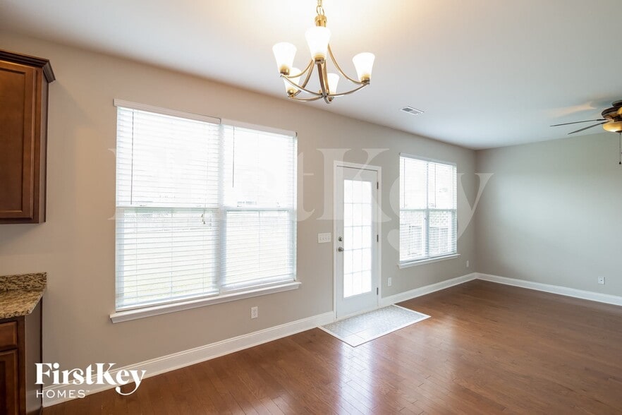 Building Photo - 131 Woodbrook Way