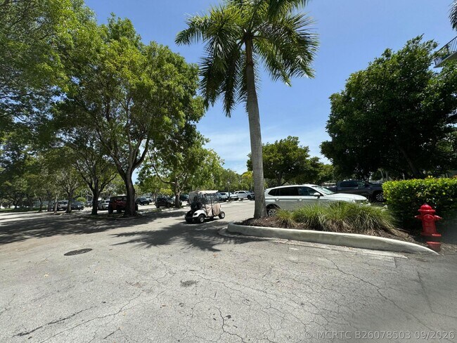 Building Photo - 1350 River Reach Dr