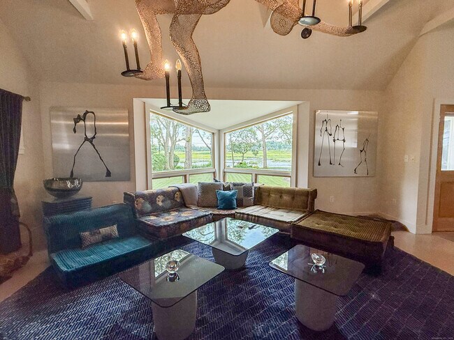 Building Photo - 52 Shorehaven Rd