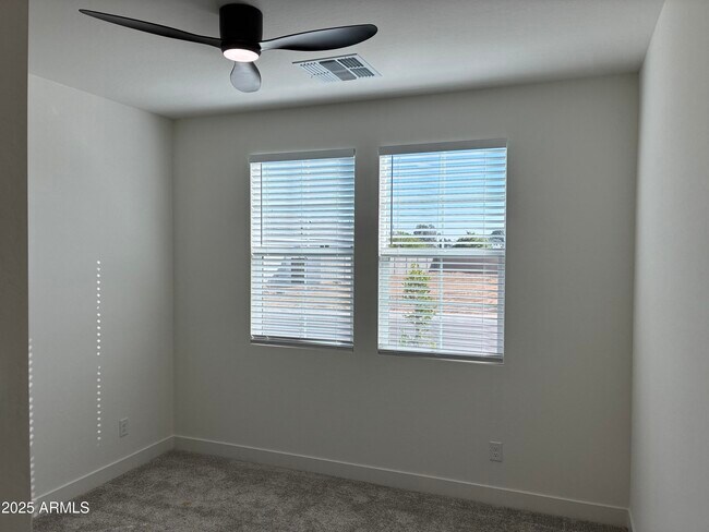 Building Photo - 17778 W Crawfordsville Dr