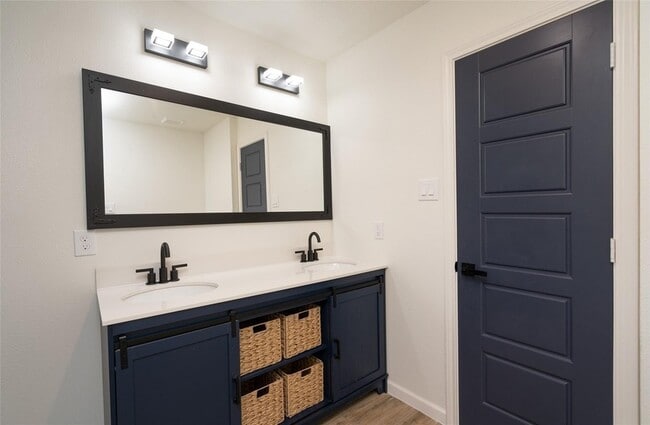 Building Photo - 13155 Pebblewalk Cir S