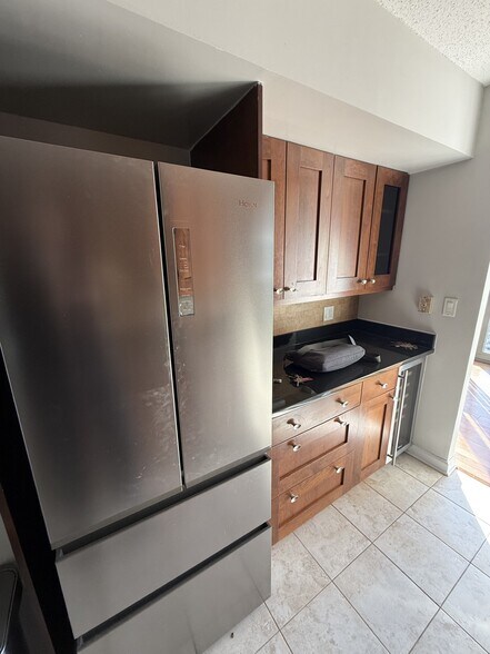 Building Photo - 10 E Ontario St