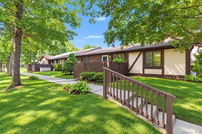Building Photo - 167 Cambridge Dr