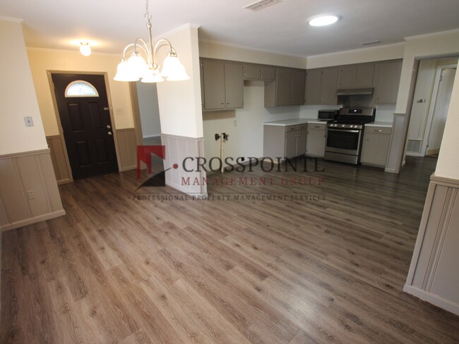 Building Photo - Beautiful 4 Bedroom, 1.5 Bathroom Home in Tyler!