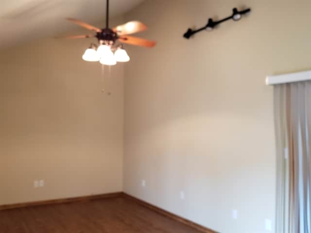 Building Photo - 777 Commodore Ln