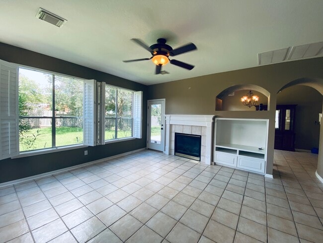 Building Photo - 6302 Spring Tide Ct