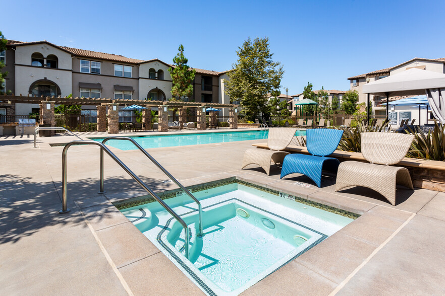 Pool and Sundeck - Avalon Camarillo