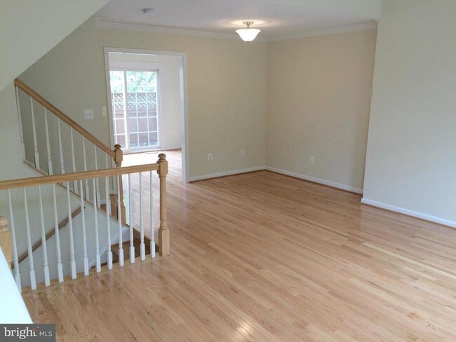 Building Photo - 4653 Lambert Dr